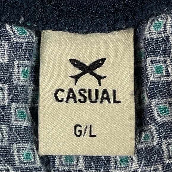 Casual size large (G/L?) sleeveless navy blue front with cute pattern on back - Picture 7 of 7